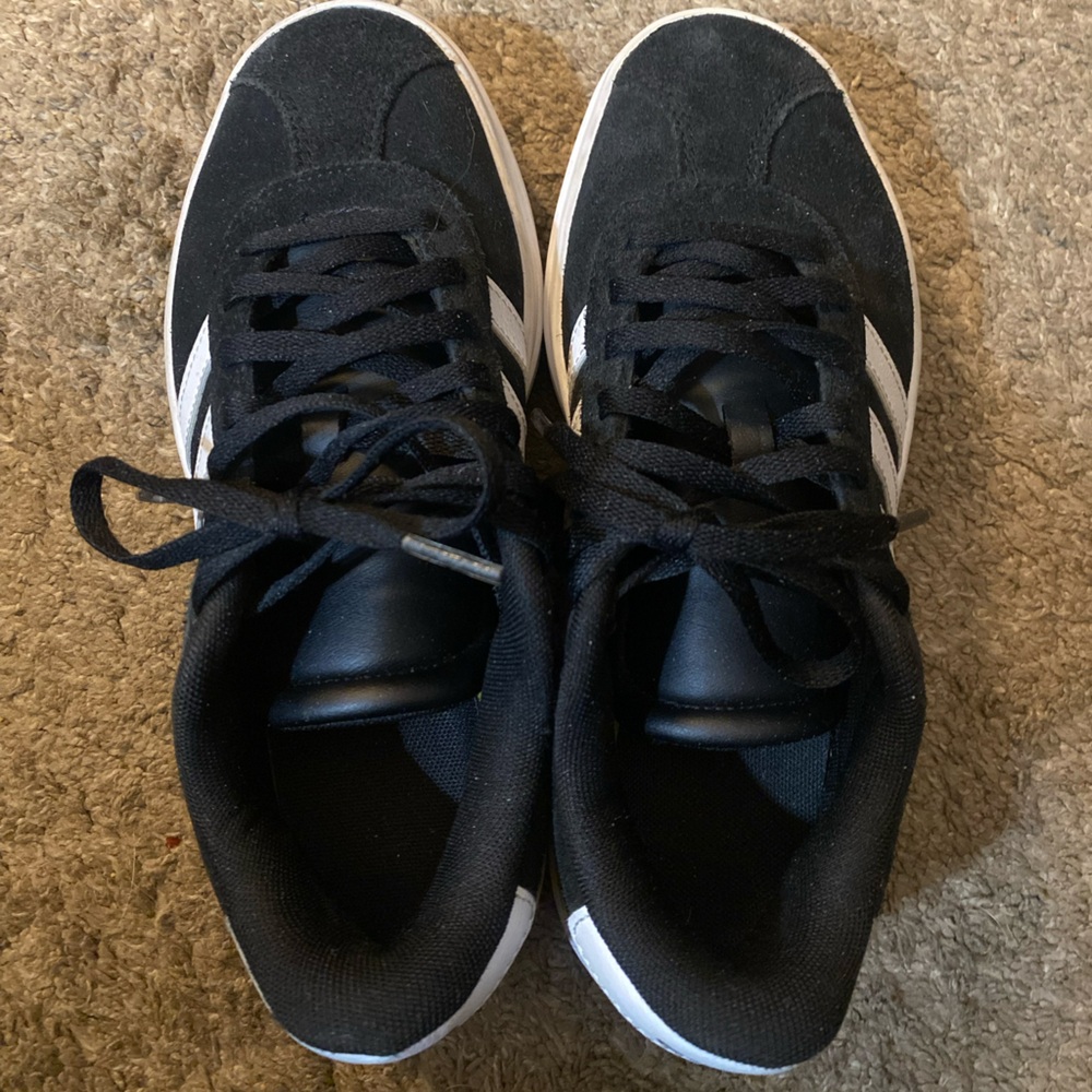 Adidas VL Court Sneakers
Kids US Size 4